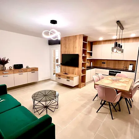 Panorama Sea View Apartmán *