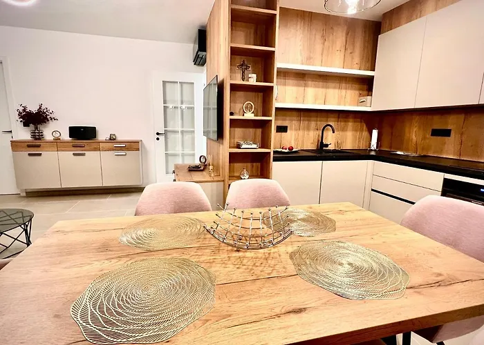 شقة Panorama Sea View زادار